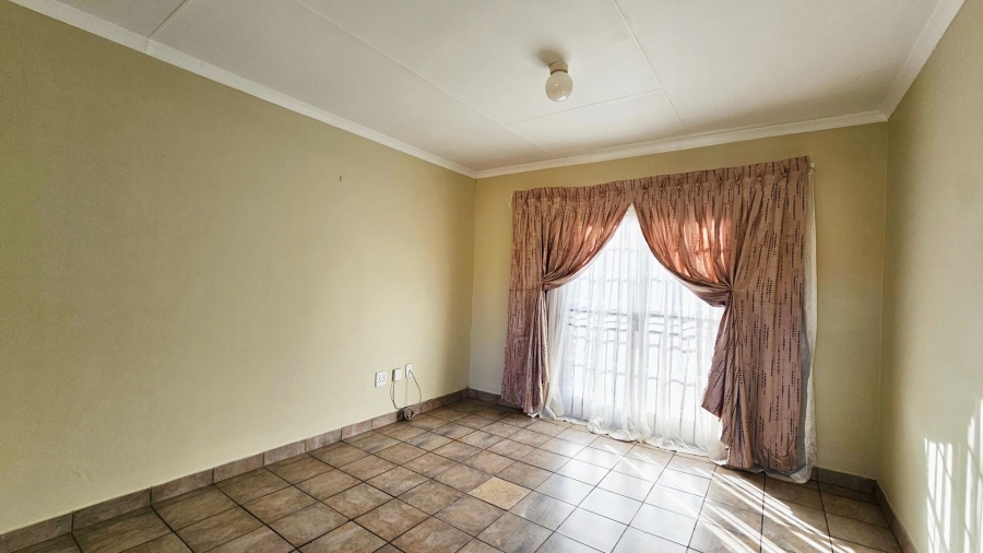 2 Bedroom Property for Sale in Vaalpark Free State